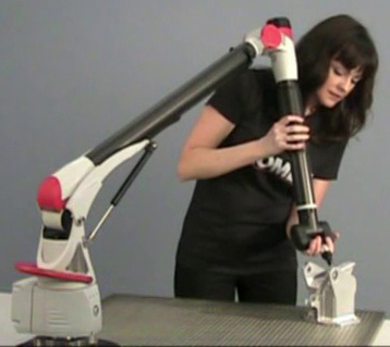 便攜式關節臂三坐標測量機可用于熱成形件尺寸測量